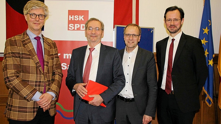 Foto von Reinhard Krumm, Matthias Platzeck, Bürgermeister Christof Bartsch und MdB
