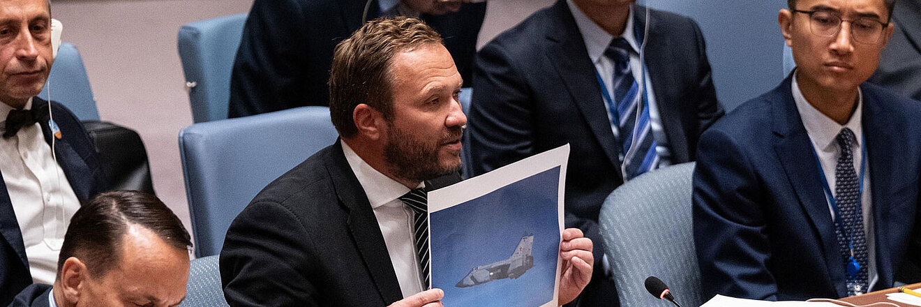 September 22, 2025, New York, New York, USA: Margus Tsahkna, Minister for Foreign Affairs of Estonia showing photos of Russian jets while speaking during Security Council meeting at UN Headquarters in New York, NY on September 22, 2025 requested by Estonia after Russian military jets carrying missiles violated their airspace. 